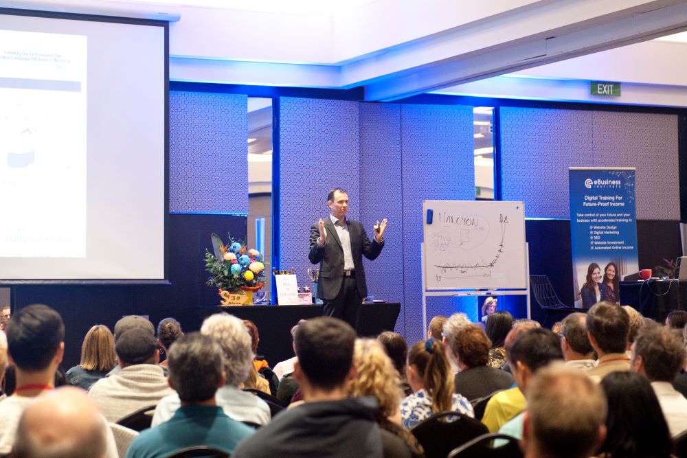 matt raad digital investing expert